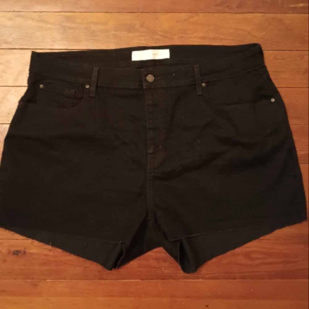 Levi signature size 20 high waisted black jeans short